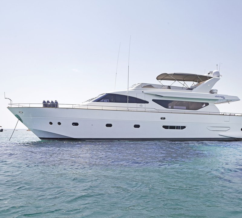 freedom-yacht-charter-details-alalunga-charterworld-luxury-superyachts